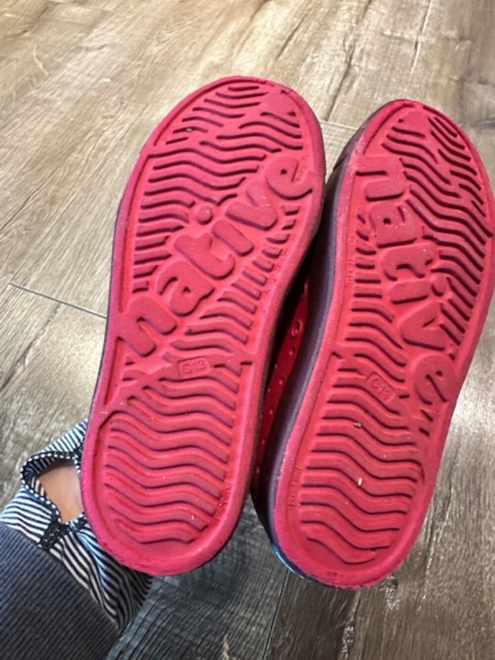 Native kids shoes size C13 - Picture 2 of 2